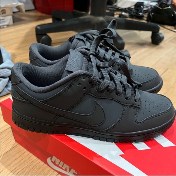 Nike dunk Cyber size 6.5 women’s/5 men’s NWOT - Picture 3 of 5